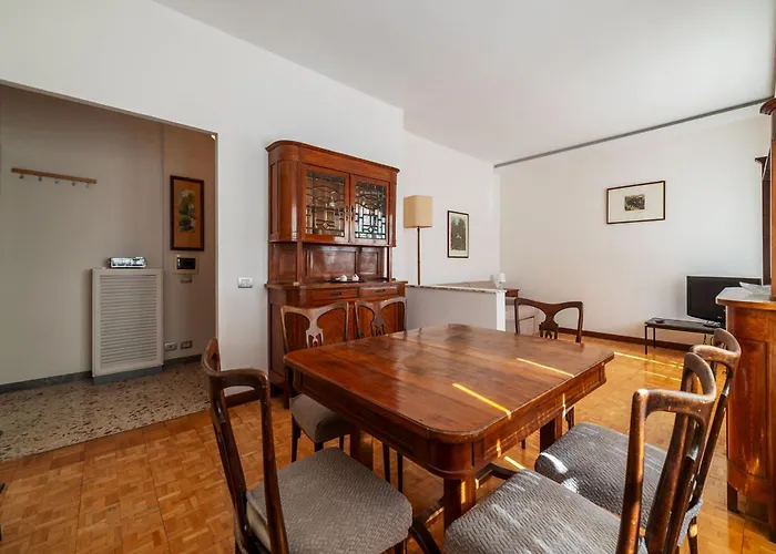 Guesthost - Bright Balcony Appiano Rom