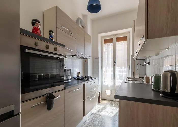 Apartment Guesthost - Bright Balcony Appiano Rom