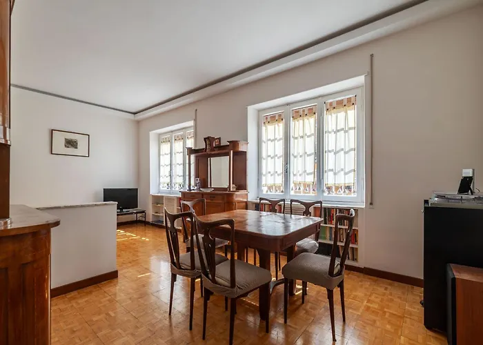 Guesthost - Bright Balcony Appiano Rom