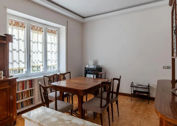 Apartment Guesthost - Bright Balcony Appiano