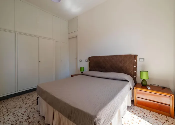 Guesthost - Bright Balcony Appiano *