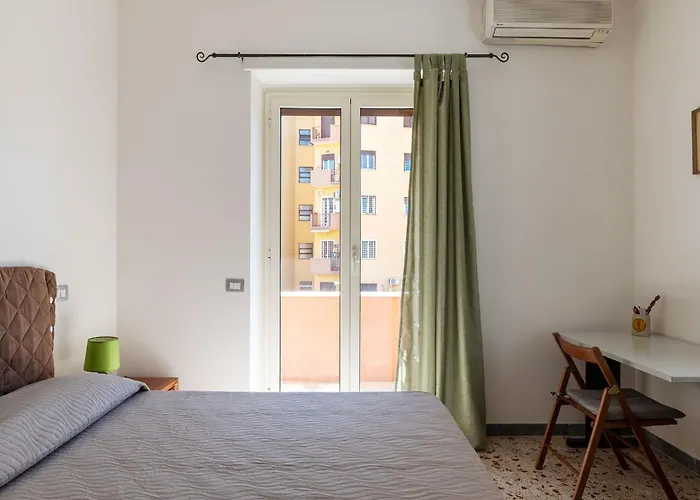 Guesthost - Bright Balcony Appiano