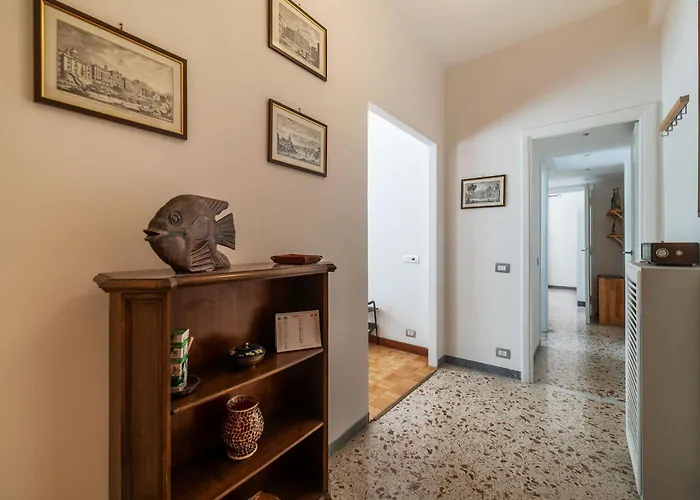Guesthost - Bright Balcony Appiano Apartment Rom
