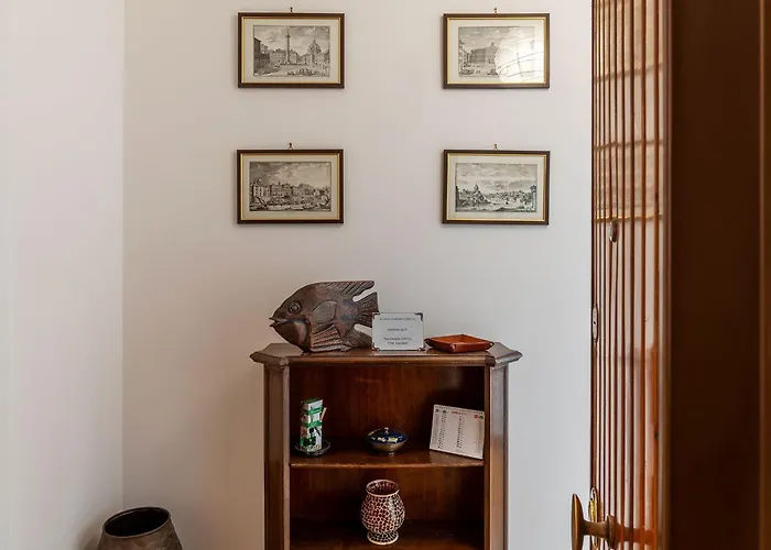 Guesthost - Bright Balcony Appiano Apartment *